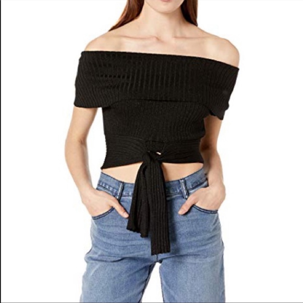 BCBGMAXAZRIA Black crop top